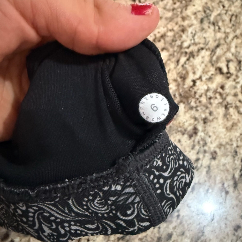 Lululemon Energy Sport Bra Size 6 - Picture 4 of 4